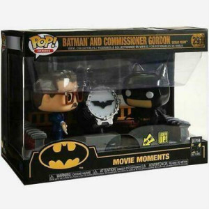Funko! POP Moments 291 Batman and Commissioner Gordon valon kanssa