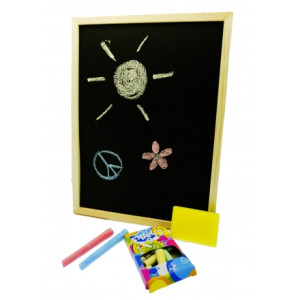 Raapustustaulu väriliiduilla ja sienellä